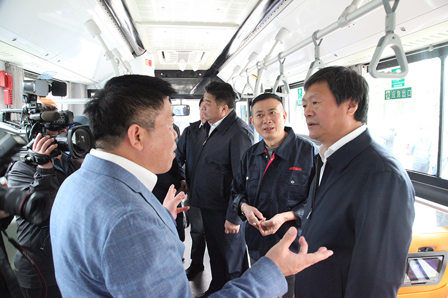 On October 19 2021 Jilin Meihekou government delegation visited Sunlong bus