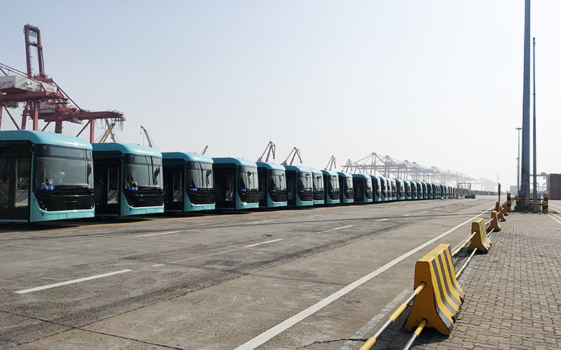 On December 30, 2022, 30 sets of 12-meter pure electric buses of SUNLONG BUS were loaded and shipped, entering Romania for the first time, opening up a new territory in Europe.