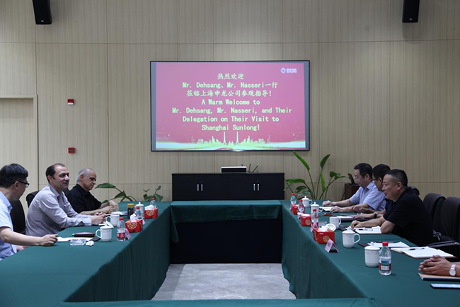 Deepening international cooperation and seeking development: Iranian customer delegation visits Shanghai Sunlong for inspection and exchange